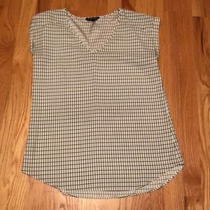 Express Gramercy Tee sz M